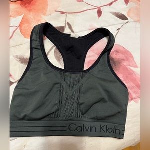 Women’s Calvin Klein Sports Bra Size Medium